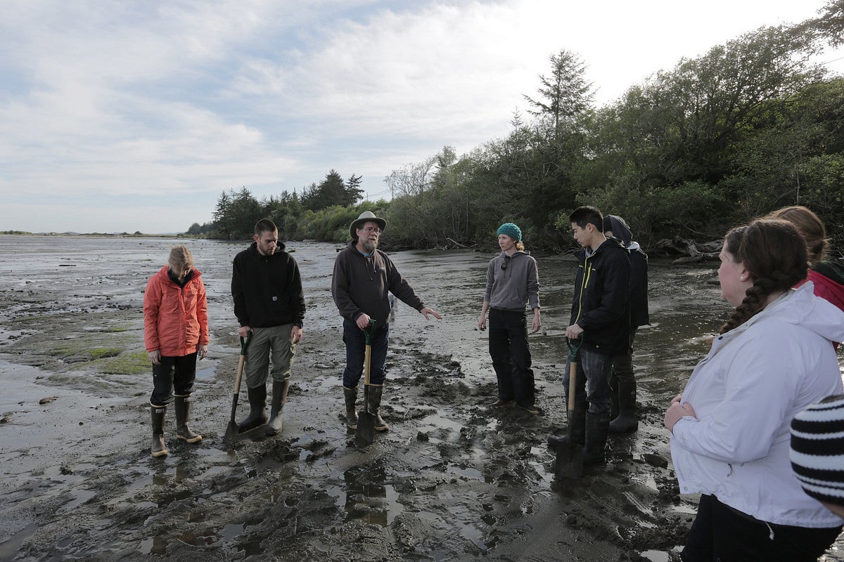 OIMB students at the beach on a field trip